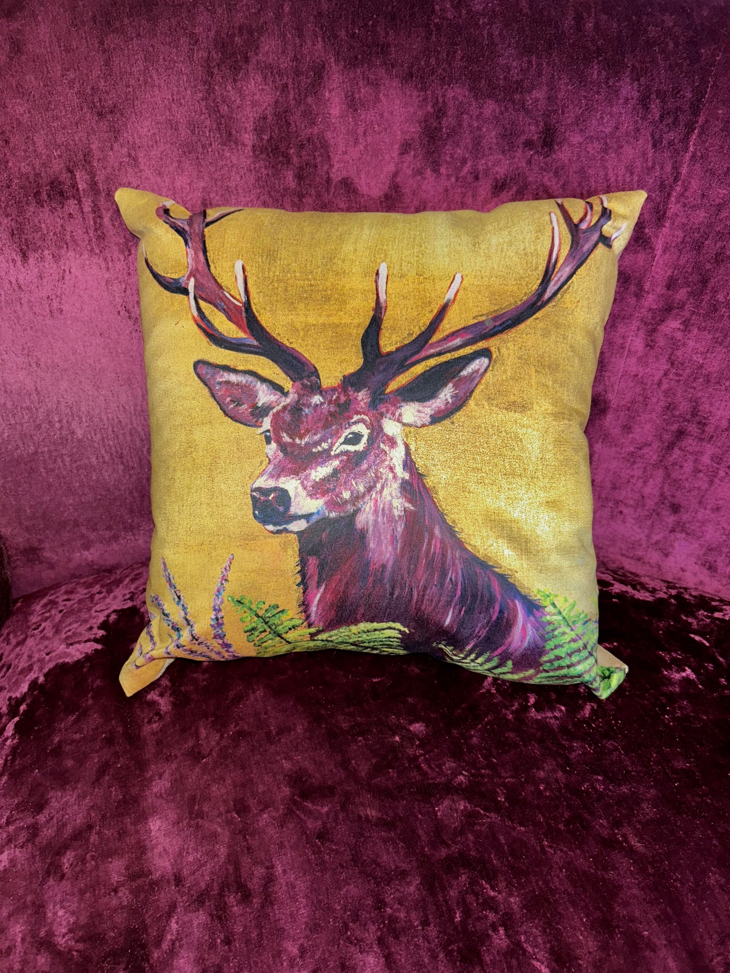 LUXURIOUS ART-INSPIRED CUSHIONS